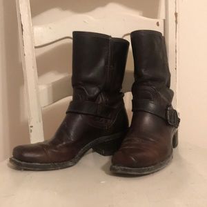 Cognac brown Frye boots